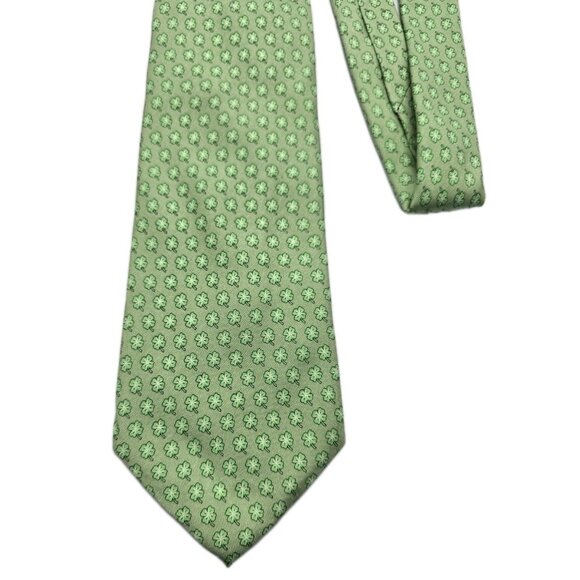 Vineyard Vines Martha's Vineyard SHAMROCKS All Over Print Men's Green Silk Tie - Picture 4 of 7